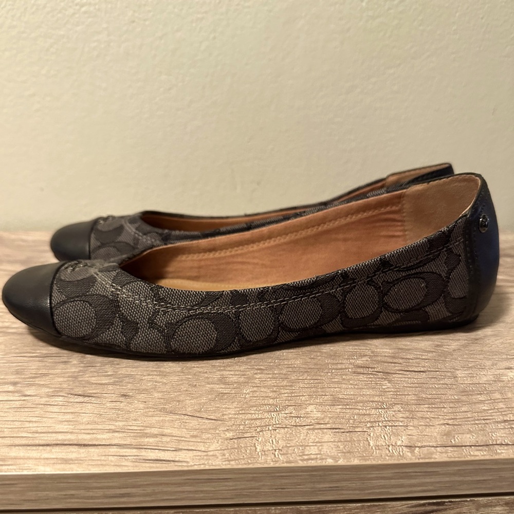 Women’s Coach flats - Picture 3 of 6